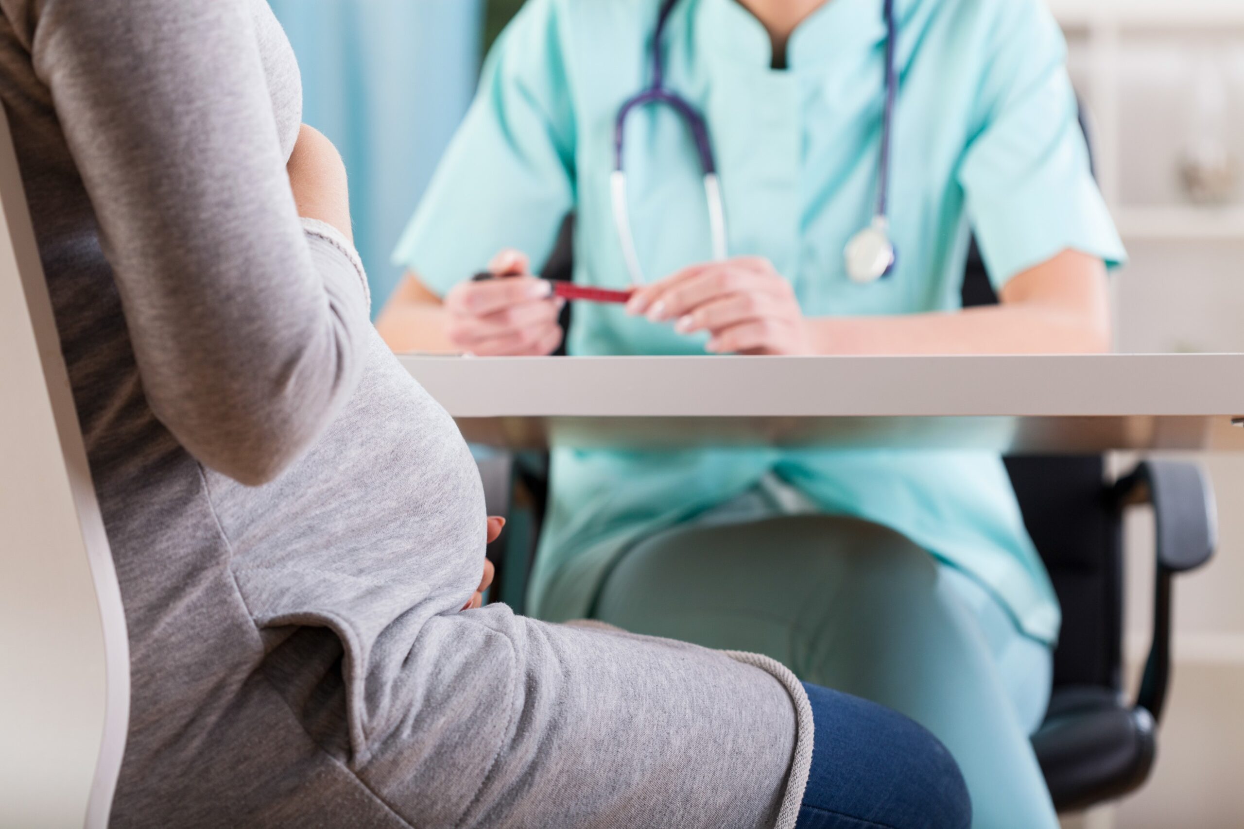 Simple Things your Obstetrician wants you to Know about First Pregnancy when Visiting a Women’s Clinic
